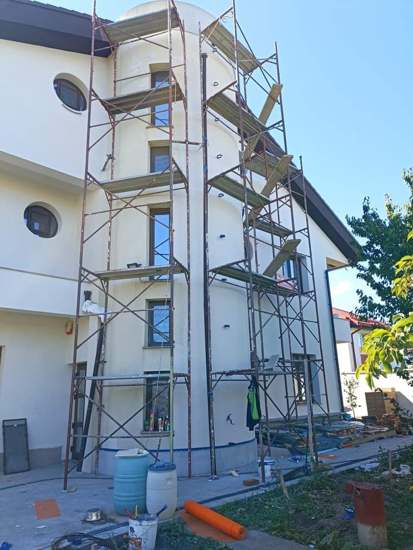 Executam Hidroizolati Termoizolati Alpinisti Zugraveli IEFTINE