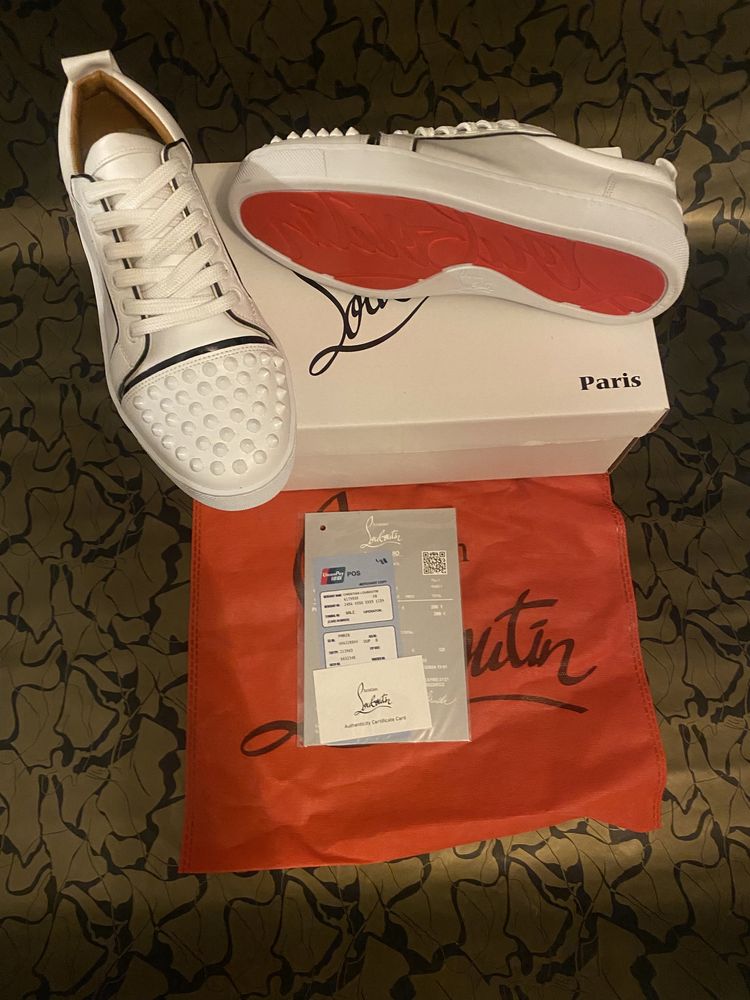 Pantofi Christian Louboutin White.  Lobotin. Lubutani