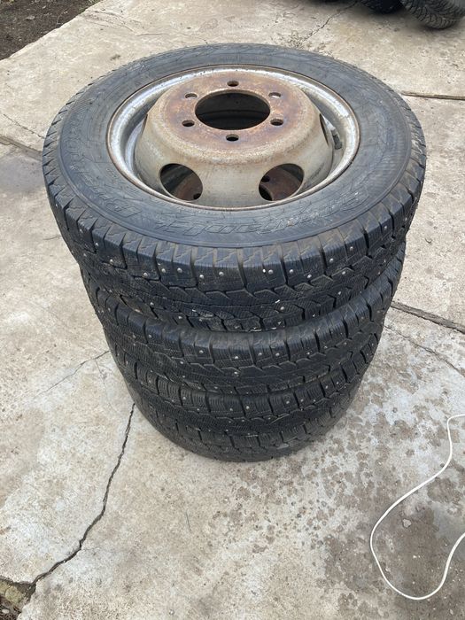 Продам зимнюю резину с дисками на газель