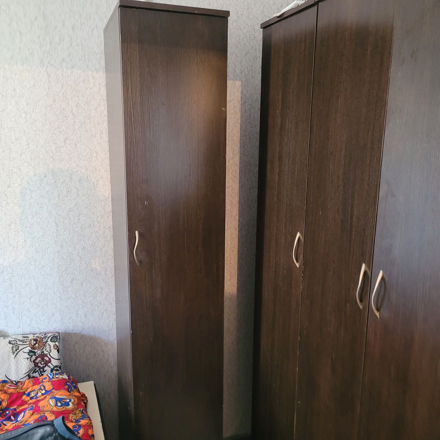 Продам шкафы для одежды