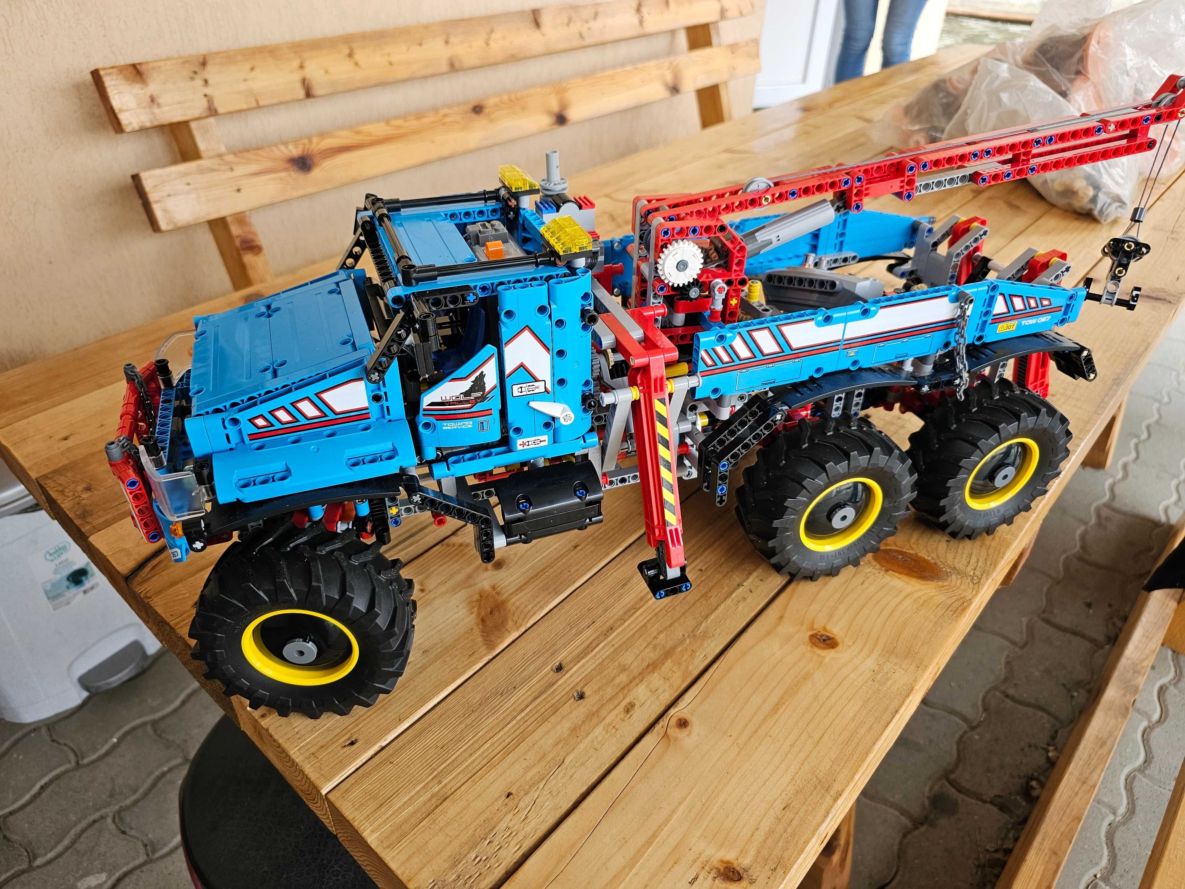 LEGO Technic Camion de remorcare 6x6 42070