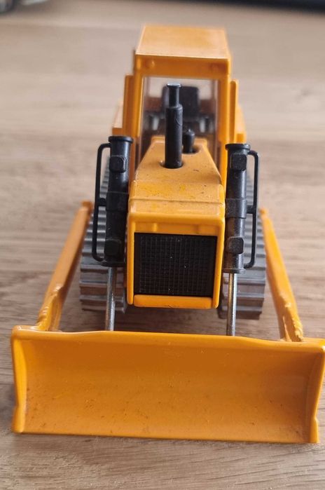 Se vinde machetă Buldozer liebherr siku