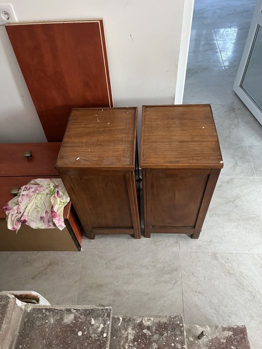 Vand mobila veche furnil de trandafif