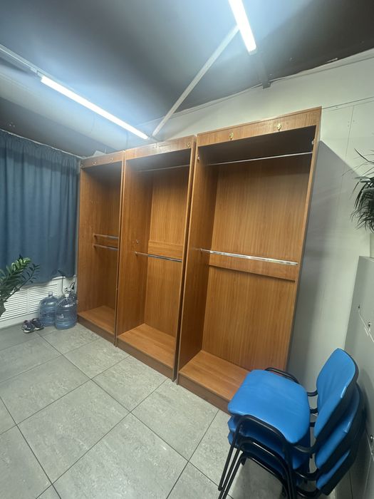 Вешало для одежды, торговое оборудование стеллажи напольные