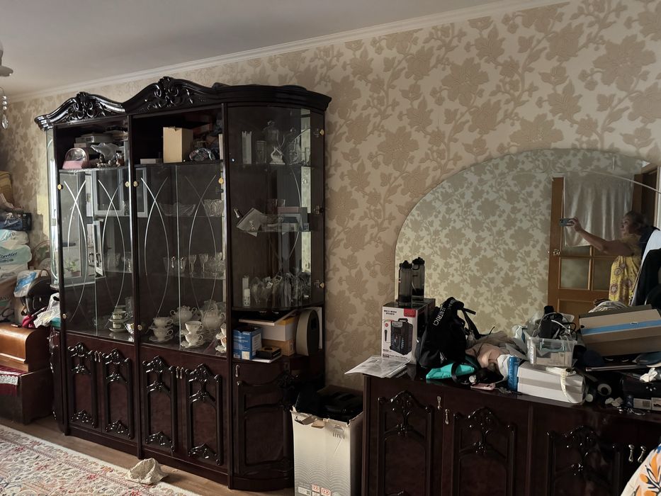 Продам горку-сервант
