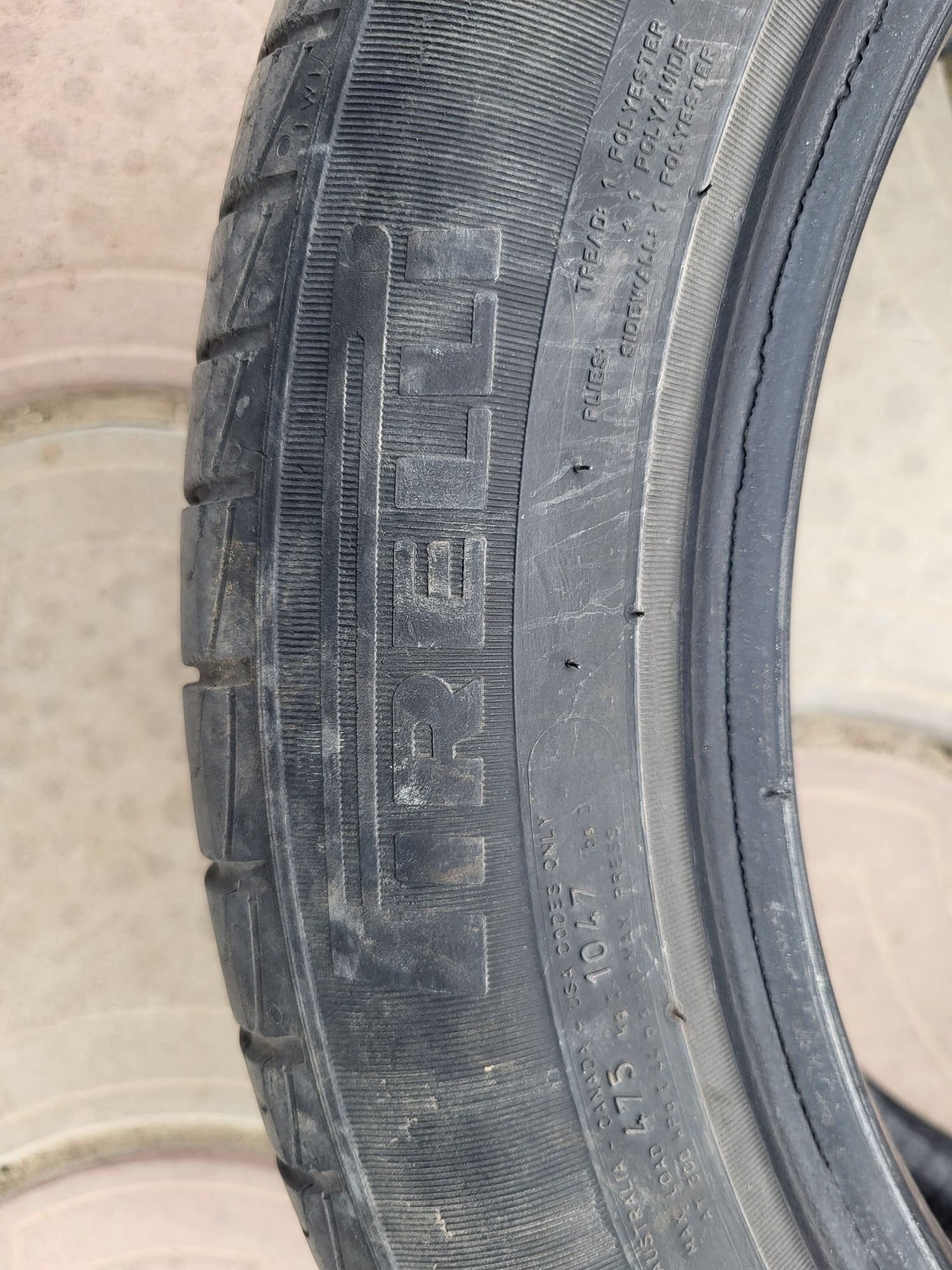 R15 185/55 pirelli cinturato б/у есть небольшие грыжы