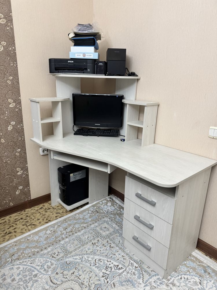 компьютерный стол