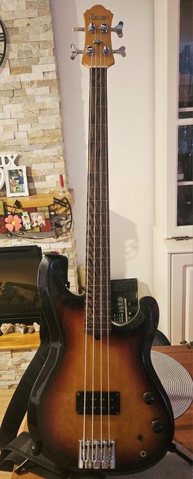 Chitara bas Ibanez Roadstar II Fretless