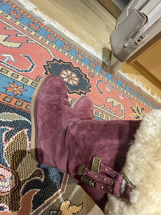 Vand UGG uri inalte cu fermoar