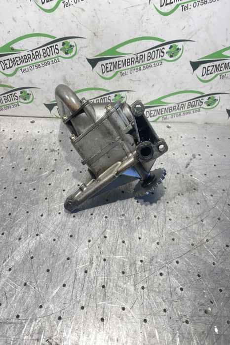 Pompa ulei A 646 181 02 47 Mercedes-Benz Sprinter a 2-a generatie 906