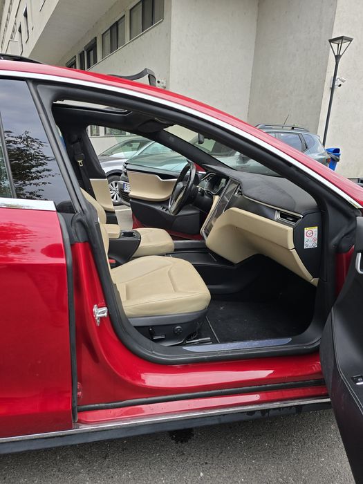 Tesla Model S 85 !!!