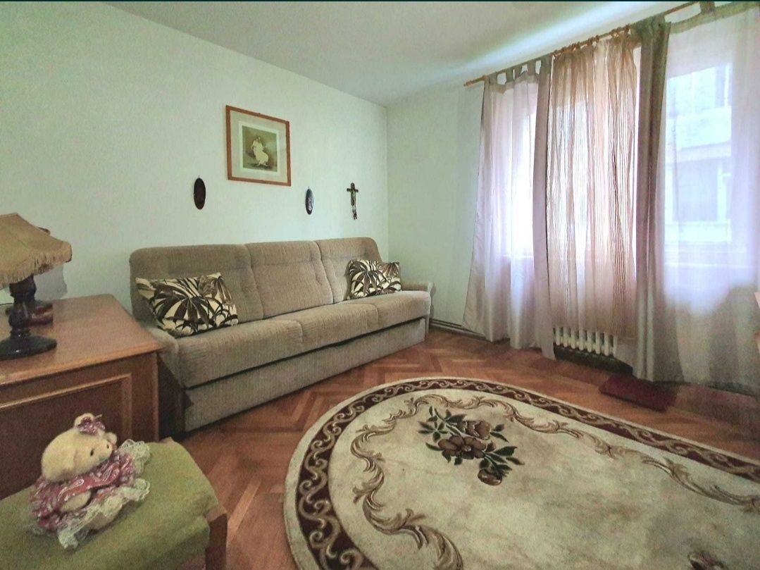 Apartament Onesti zona ultra-centrala, 3 camere, 59 mp