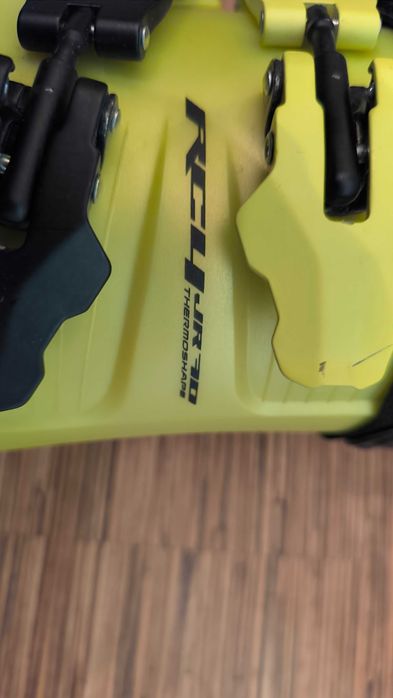 Детски ски обувки Fischer RC4 70 Thermoshape 23,5