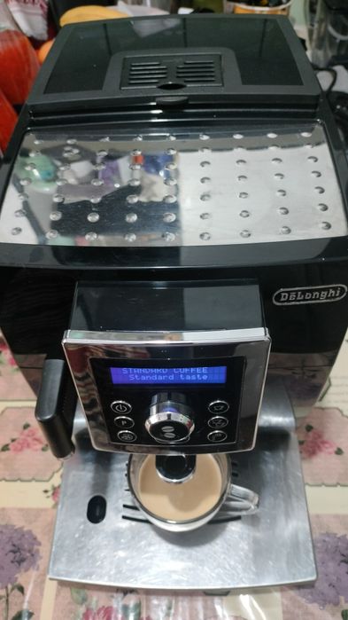 Vând aparat cafea DeLonghi