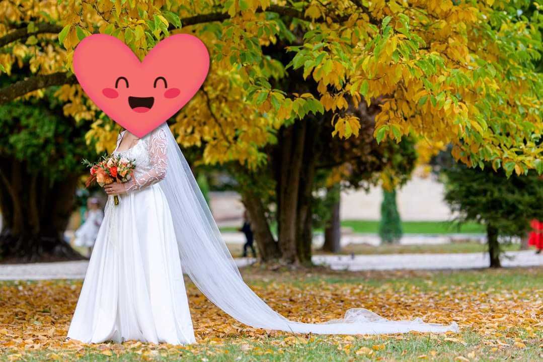 Vând rochie de mireasă