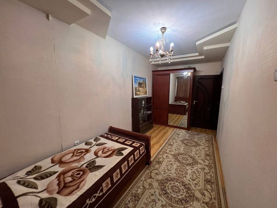 Квартира на метро Ойбек 4/3/4 общ пл 90м с обстановкой