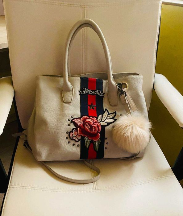 Намаление на Дамска чанта - различни, всяка с цена