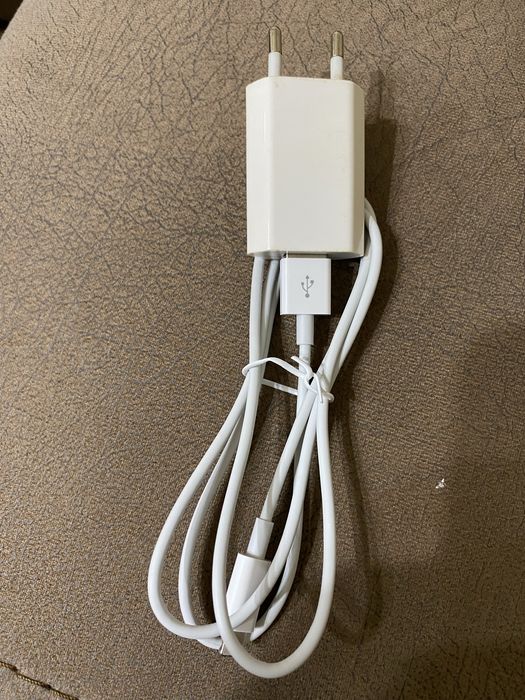 Зарядно за Айфон