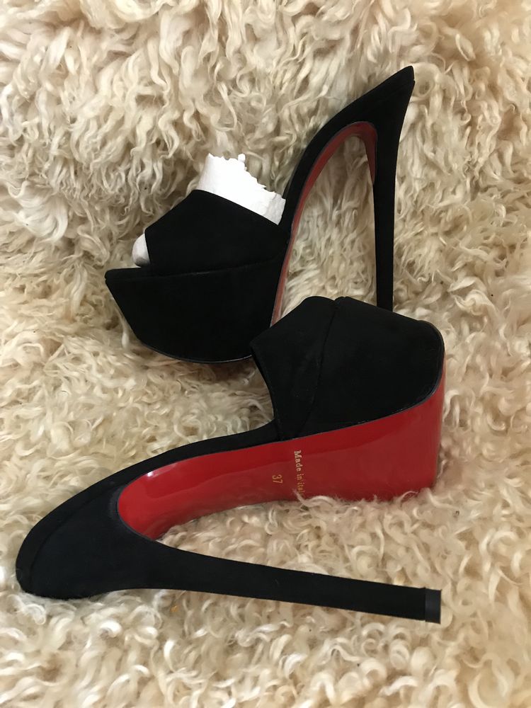 Pantofi cu toc inalt