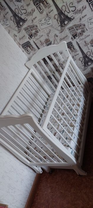 Удобный детский манеж 2в1: кроватка + шкафчик