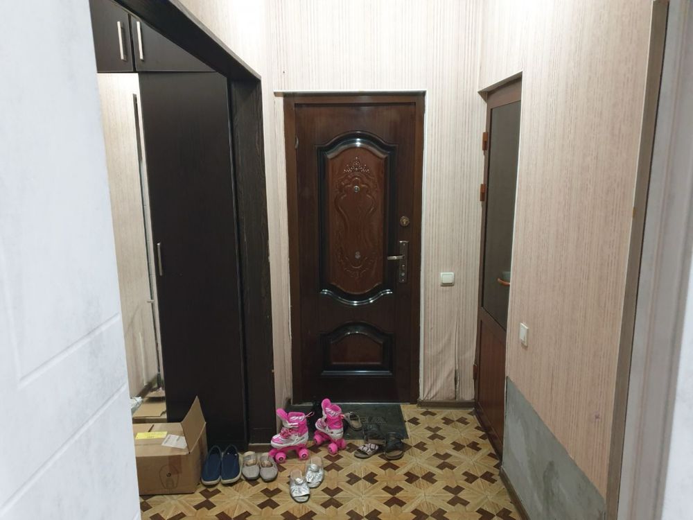 Kvartira sotiladi 3xonali pod ofis magazin  srochno