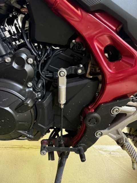 Honda Hornet 750 2024 cu accesorii