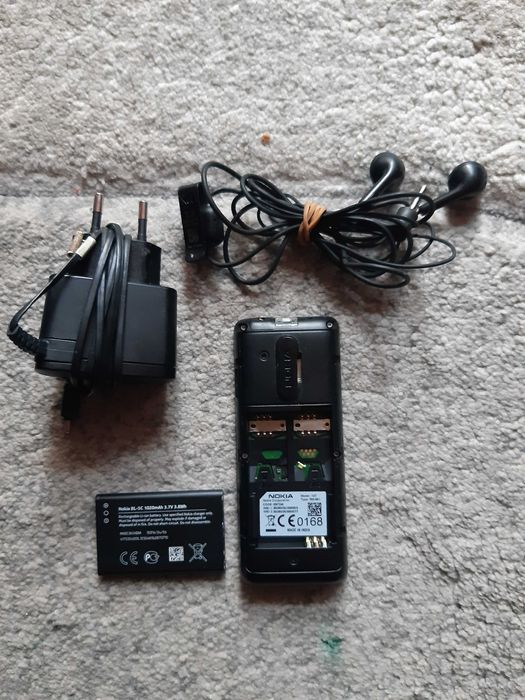 Мобилен телефон NOKIA 107, със зарядно у-во и слушалки