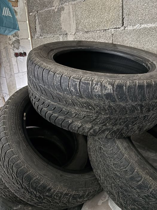 Cauciucuri iarnă  pe 16 , 300lei toate