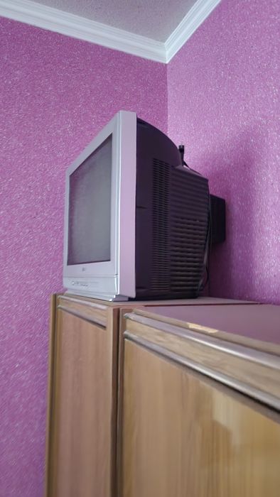 Телевизор сотилади 54