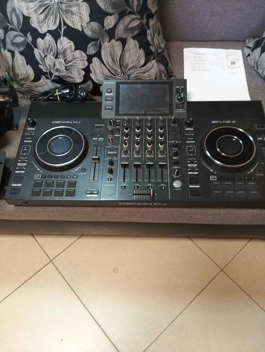 Диджейски пулт DENON DJ SOLIVE 4