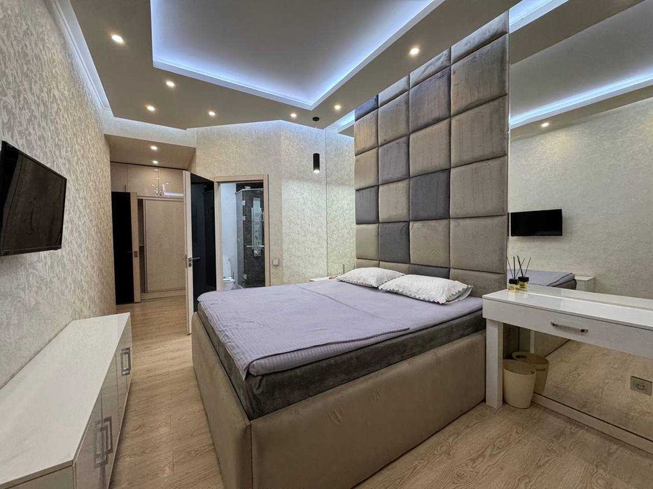 Продаётся 5-ти комнатная квартира ул Шота Руставели