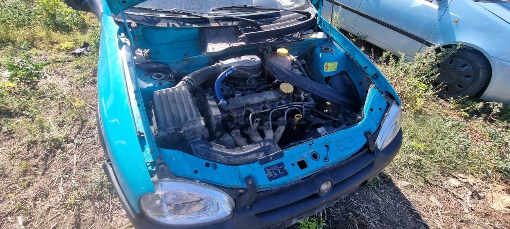 Opel corsa b  1.4 I на части