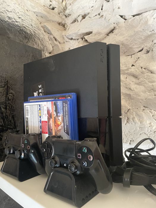 Ps 4 + manete si jocuri
