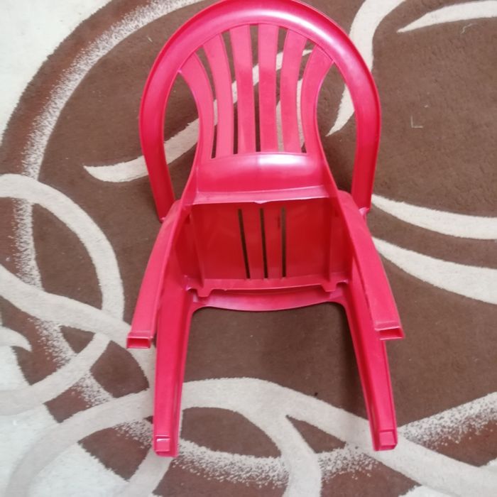 Scaun plastic pt copii