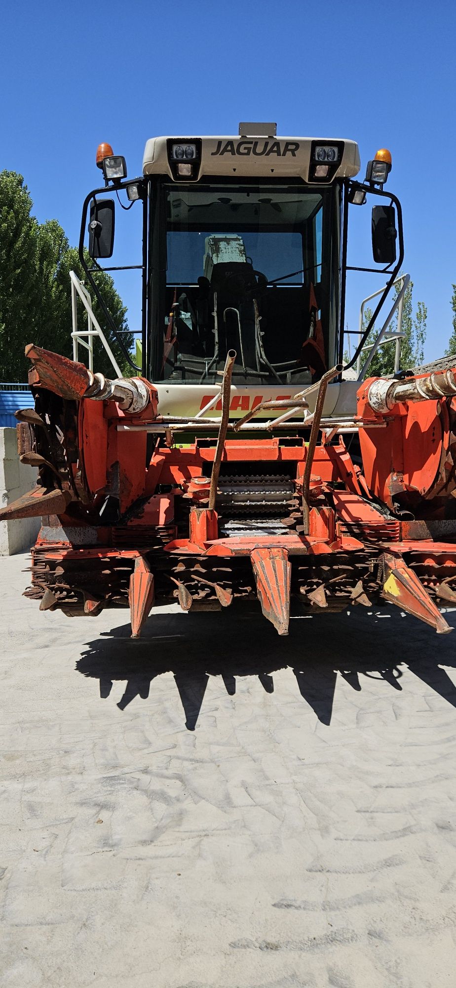 Клаас Йагувар 850