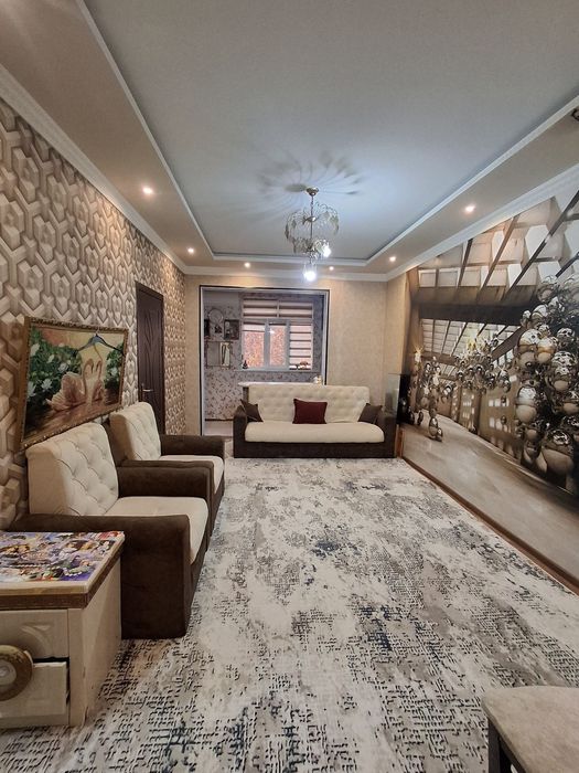 Продается 2 в 3 своя с мебелью,можно ипотеку