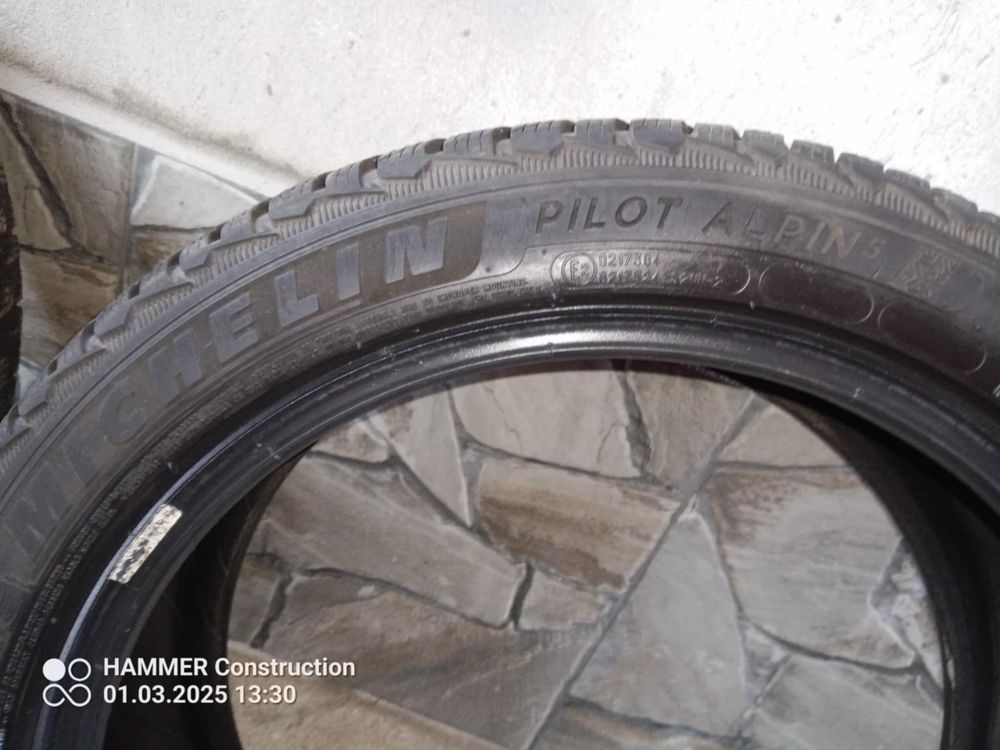 Зимни гуми: Michelin Alpine Pilot 5 и Bridgestone