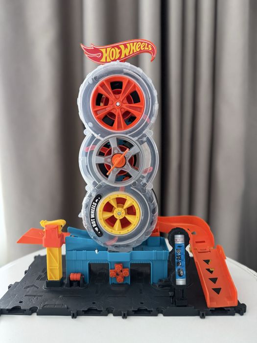 Писта Hot Wheels