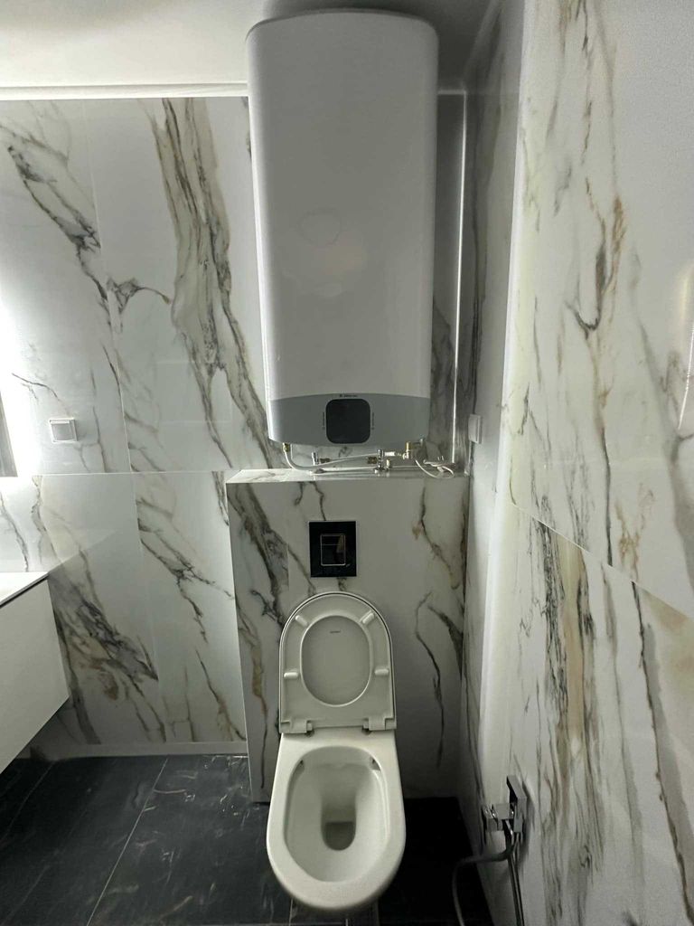 Продава се Тристаен апартамент в Пловдив, Христо Смирненски - 136 кв.м за 1434 €/кв.м - Снимка #2