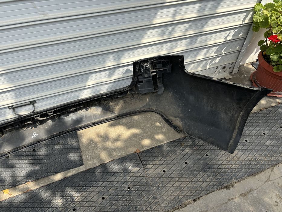 Оригинална задна броня за Audi A4 B8