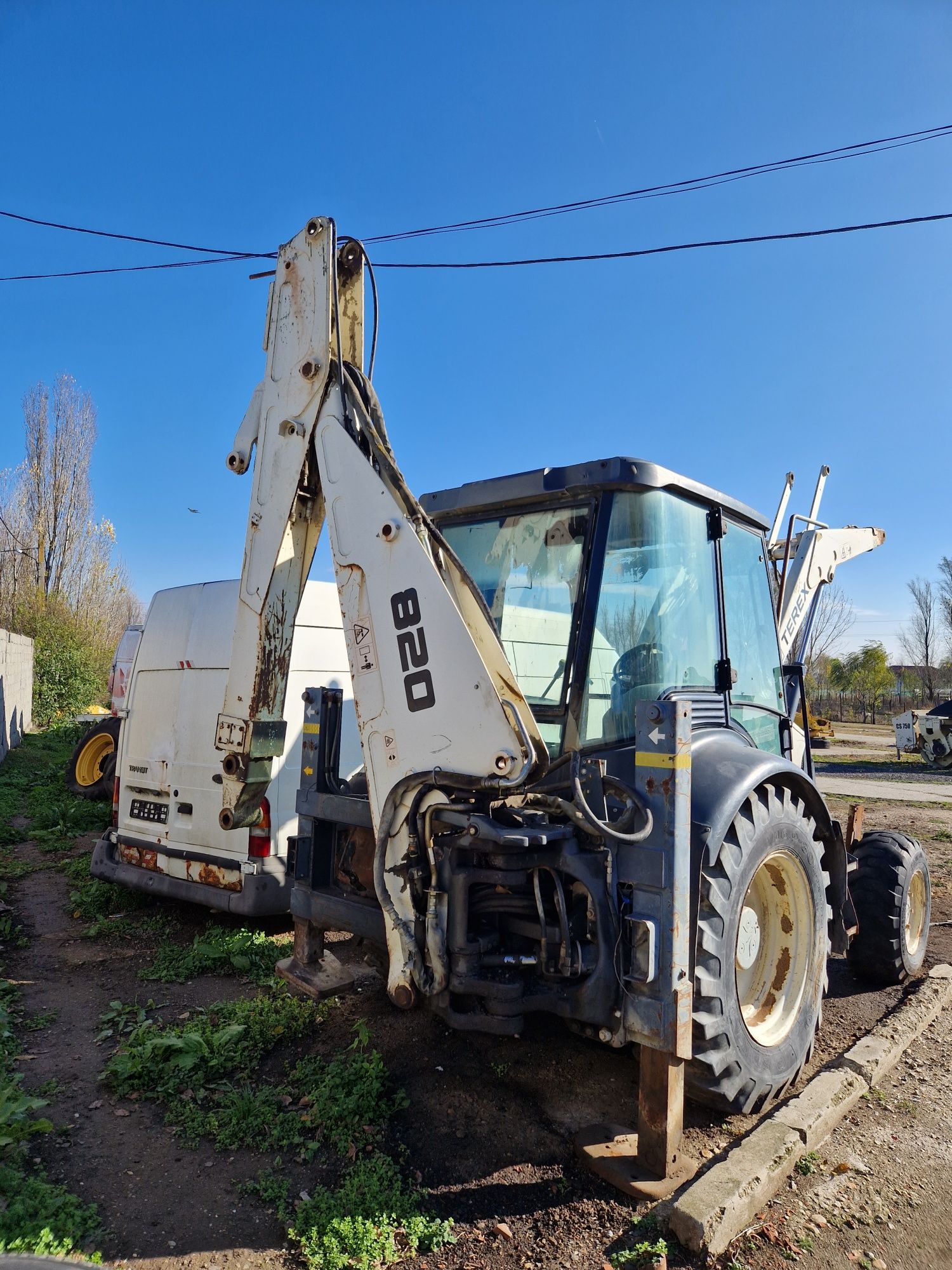 Dezmembrez Buldoexcavator Terex 820