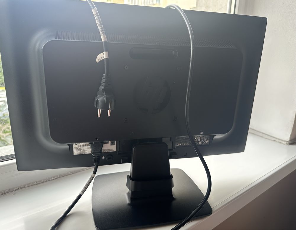 Монитор HP ProDisplay P222va