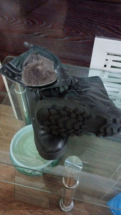 Продаютя ботинки рабочие