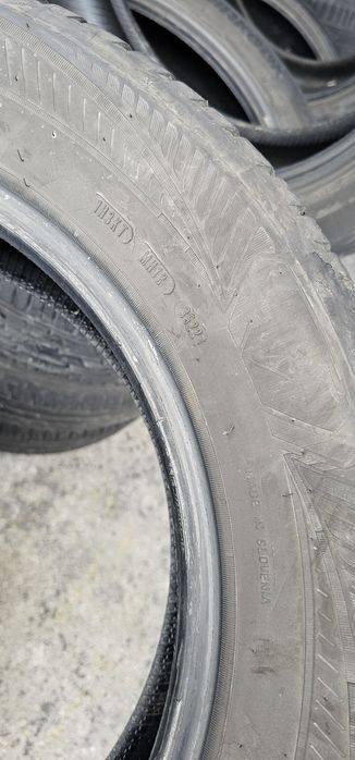 215 60 R 17 Goodyear iarna