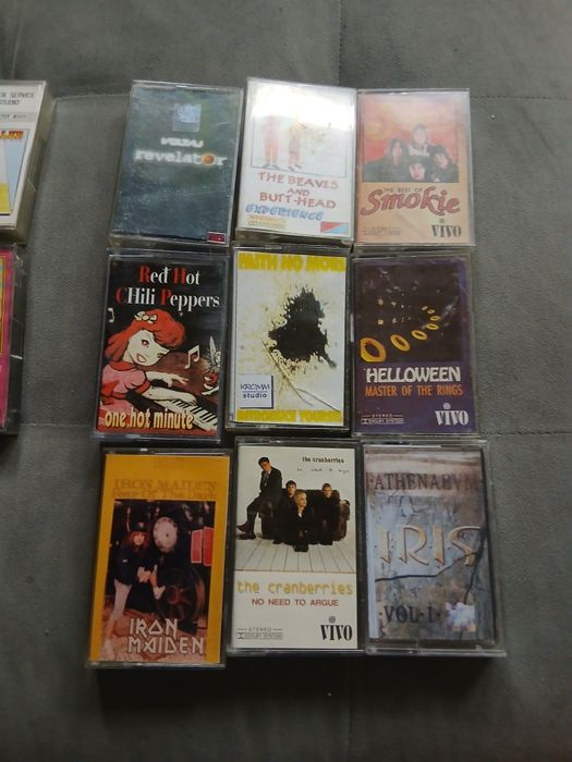 Casete rock divese titluri