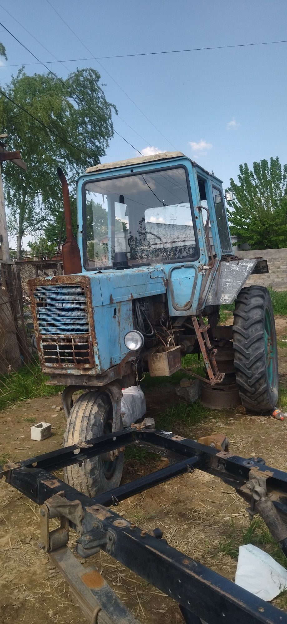 Traktor MTZ 80 sotiladi