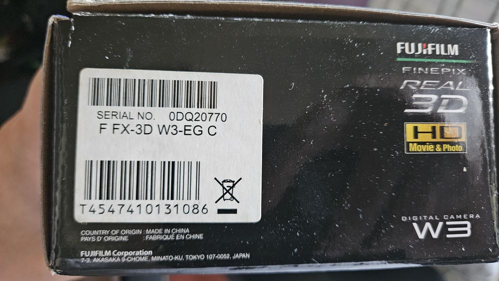 Aparat foto 3d Fujifilm W3 la cutie 2 baterii charger