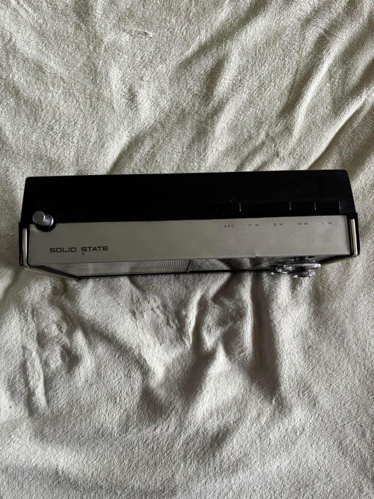 Радио транзистор “HITACHI Model KH-1108H”