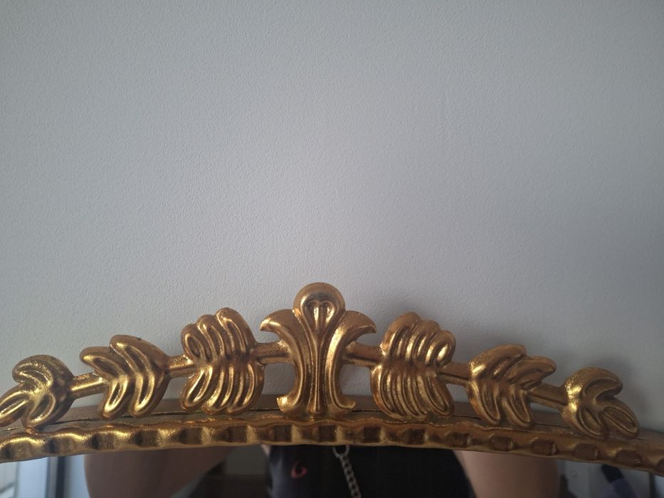 Oglinda clasic- modernă