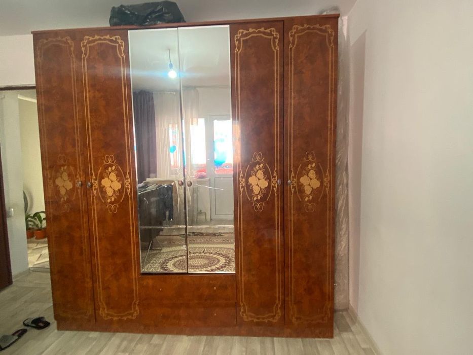 Шифонер , 6 стуля сатылады